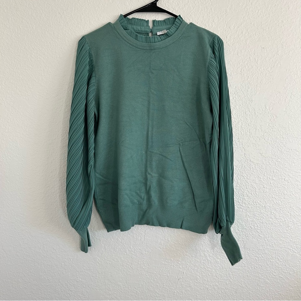 Sioni Women's Sweater with Pleated Sleeves